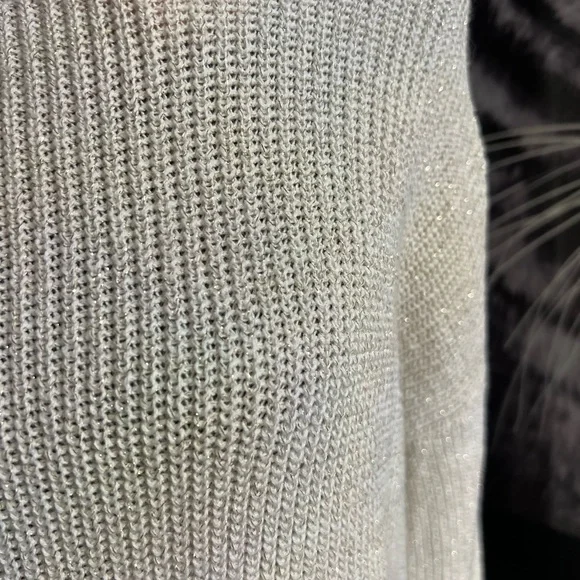 💛🤍EUC- A.N.A WHITE SWEATER WITH LIGHT GOLD SPARKLE SZ L💛🤍 - Picture 3 of 5